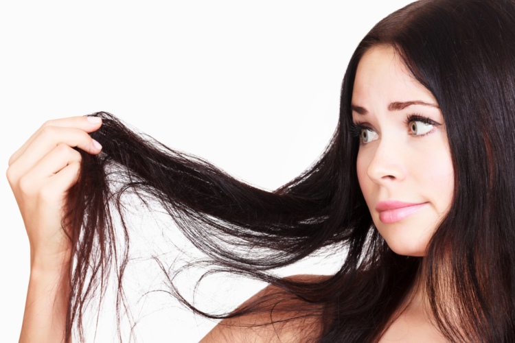 Tóc bạn đang bị khô, dùng sản phẩm nào để dưỡng cho mềm mượt?
